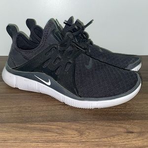 Nike Acalme Black Size 8